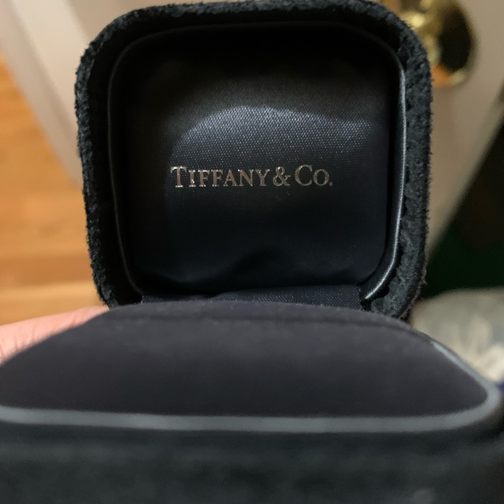 Tiffany& Co velvet ring box (black)